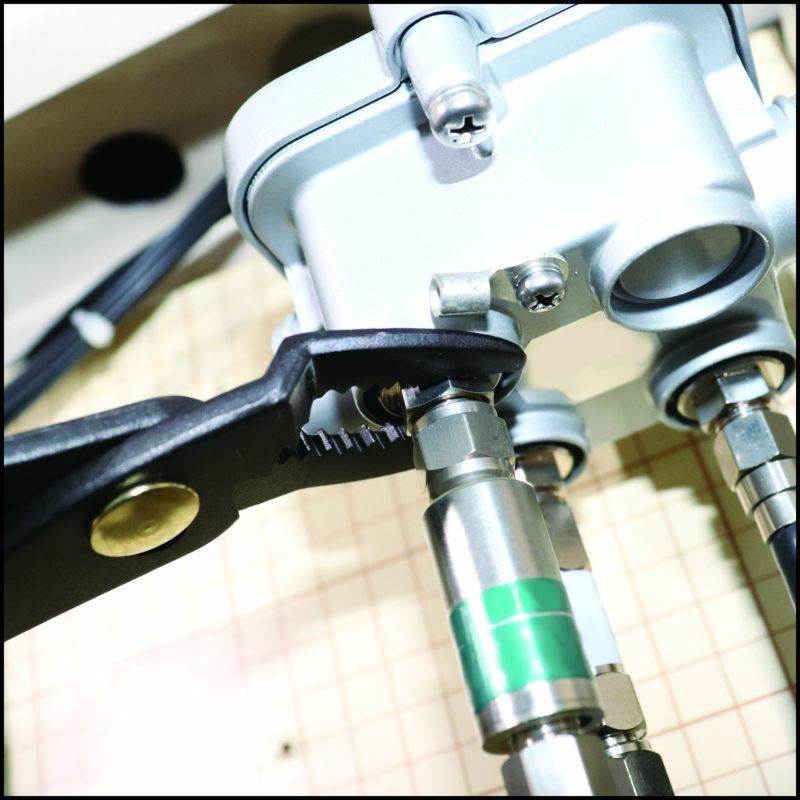 フジ矢(FUJIYA)薄型コンビネーションプライヤー KUROKIN 210-190-BG