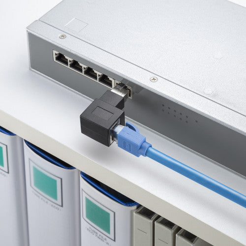 サンワサプライ LANケーブルL型右出変換アダプタ(CAT6A STP) ADT-RJ6A-LR