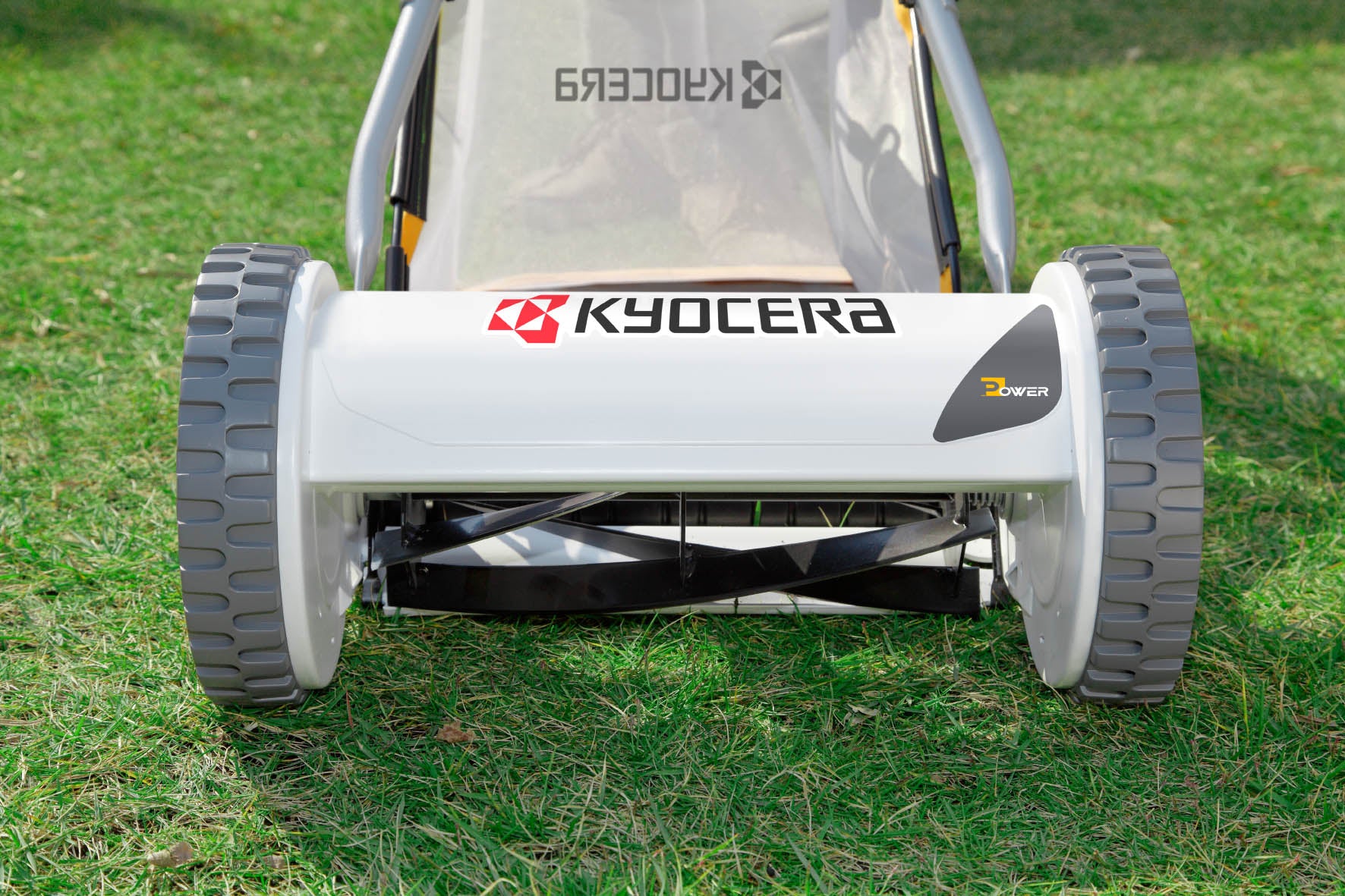京セラ 300mm 芝刈機(手押し式) HLM-3000