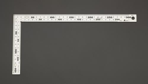 シンワ測定 150x300mm 厚手幅広シルバー曲尺(マグネット付) 10425