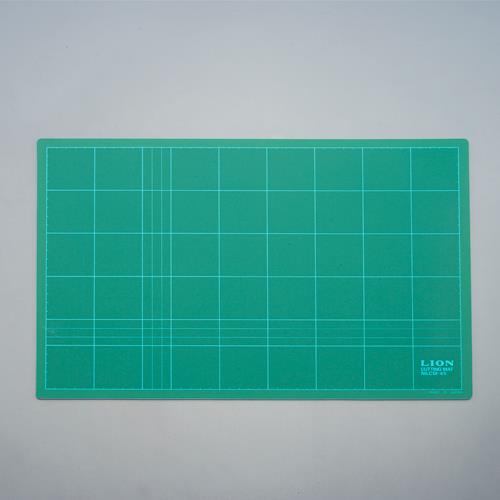 ライオン事務器(LION) 300x450mm カッティングマット(PVC製) 25652