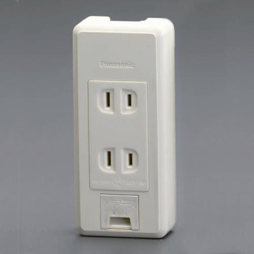 パナソニック(Panasonic) 125V/15A 角型コンセント(2口/アース付) WKS117