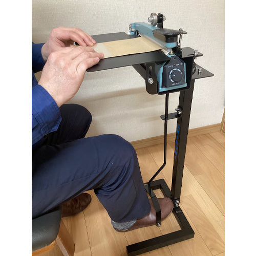 ESCO（エスコ） [200・300ｍｍ用] 卓上ｼｰﾗｰ用足踏み機 EA305XR-51