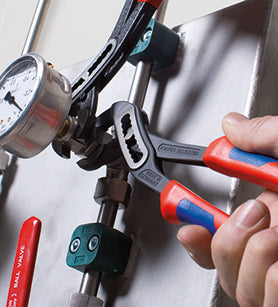 KNIPEX（ｸﾆﾍﾟｯｸｽ） 2･3/4"/300mm ｳｫｰﾀｰﾎﾟﾝﾌﾟﾌﾟﾗｲﾔｰ(ｸﾞﾘｯﾌﾟ付) 88 02 300