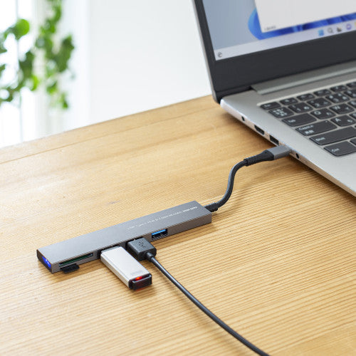 サンワサプライ [３ﾎﾟｰﾄ] USB2.0ハブ(ｶｰﾄﾞﾘｰﾀﾞｰ付) USB-3TCHC20MS