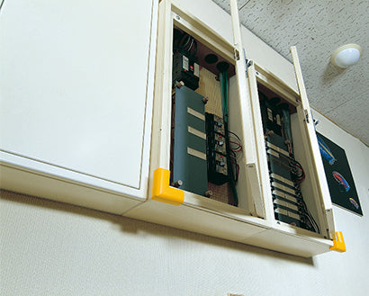 カーボーイ 70x70x 48mm ｺｰﾅｰｶﾞｰﾄﾞ(灰/2本/ﾏｸﾞﾈｯﾄ式) ACMAG21