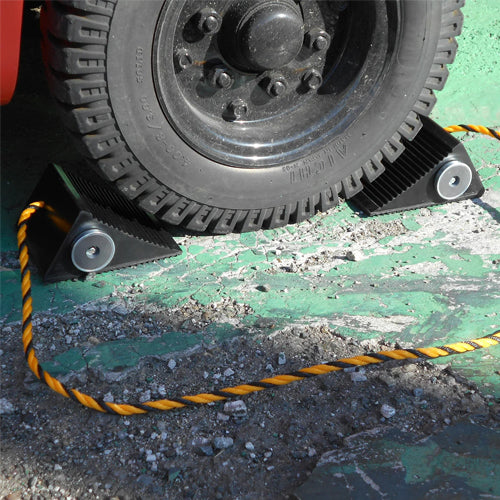 信栄物産 75x124x 66mm ﾀｲﾔｽﾄｯﾊﾟｰ(ﾏｸﾞﾈｯﾄ・ﾋﾓ付/1組 4201WM