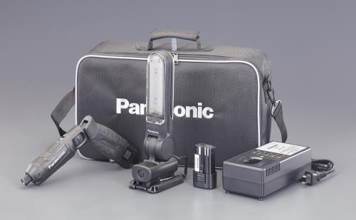 パナソニック（Panasonic） [充電式] インパクトドライバー･作業灯ｾｯﾄ EA813PE-121