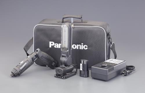 パナソニック（Panasonic） [充電式] ドライバードリル･作業灯セット EA813PE-21