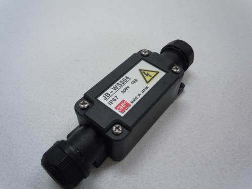 ESCO（エスコ） 4極(300V/15A) 端子台付中継ﾎﾞｯｸｽ(黒) EA940CX-4B